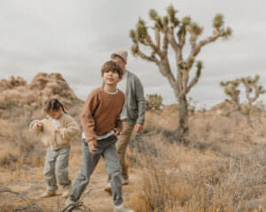 travel family photographer joshua tree national park