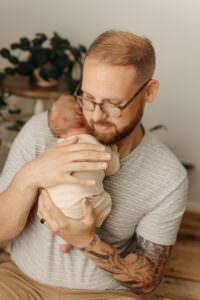 unposed newborn photographer