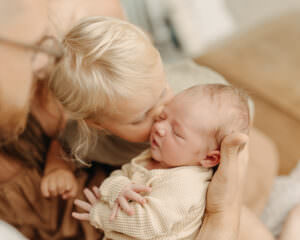 unposed newborn photographer