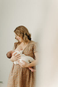 unposed newborn photographer