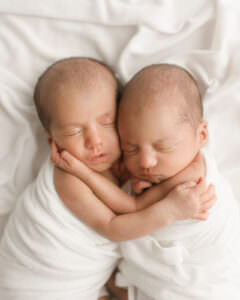 twin newborn photographer in massachusetts