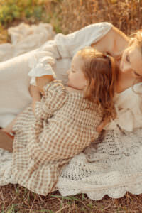 natural and soft family photography in massachusetts