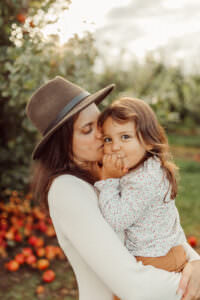 fall apple picking family photos