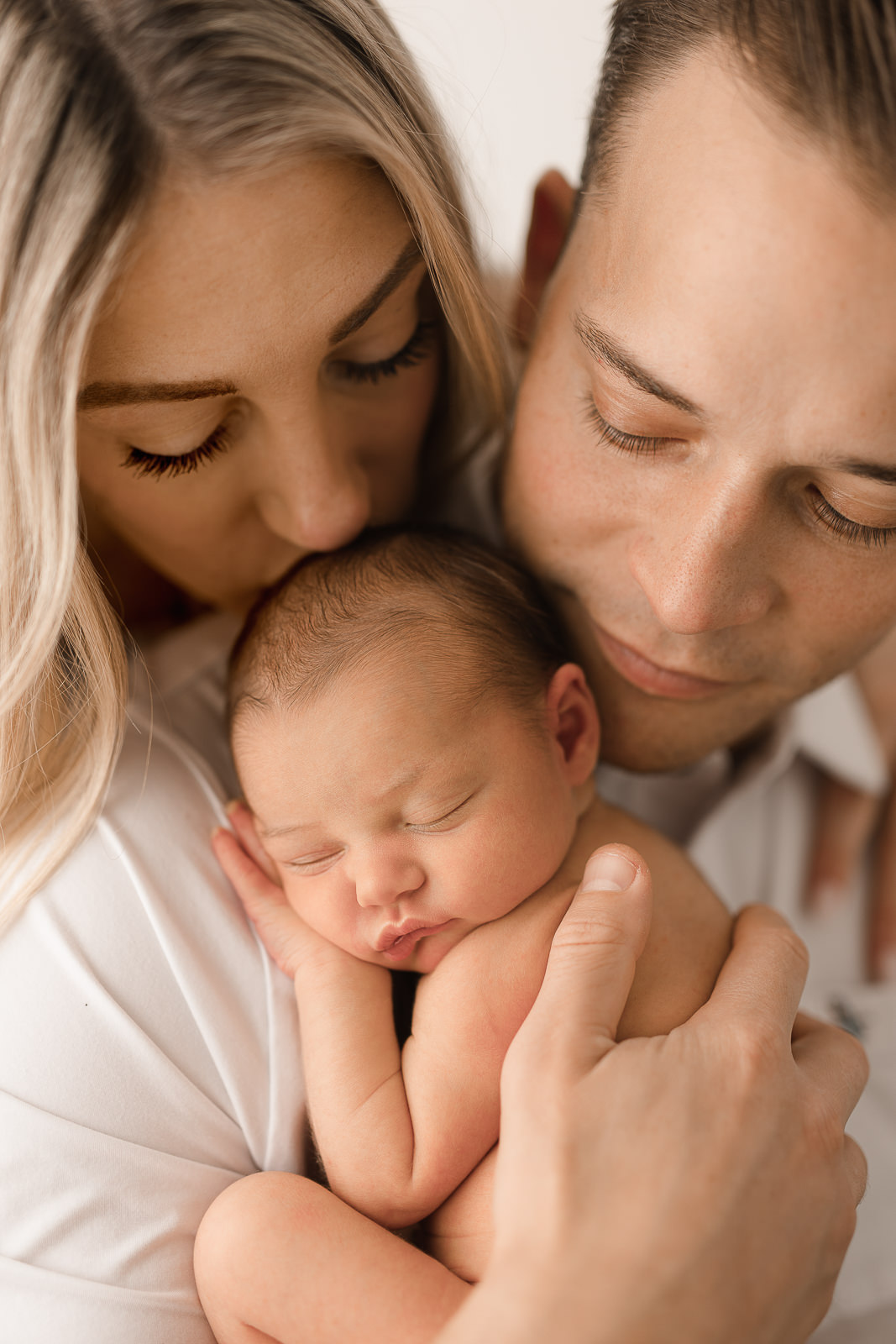 lifestyle newborn photos in central massachusetts studio