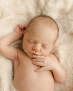 natural newborn photographer lunenburg ma