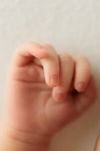 hand detail newborn photography
