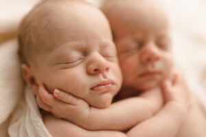 twin newborn photographer