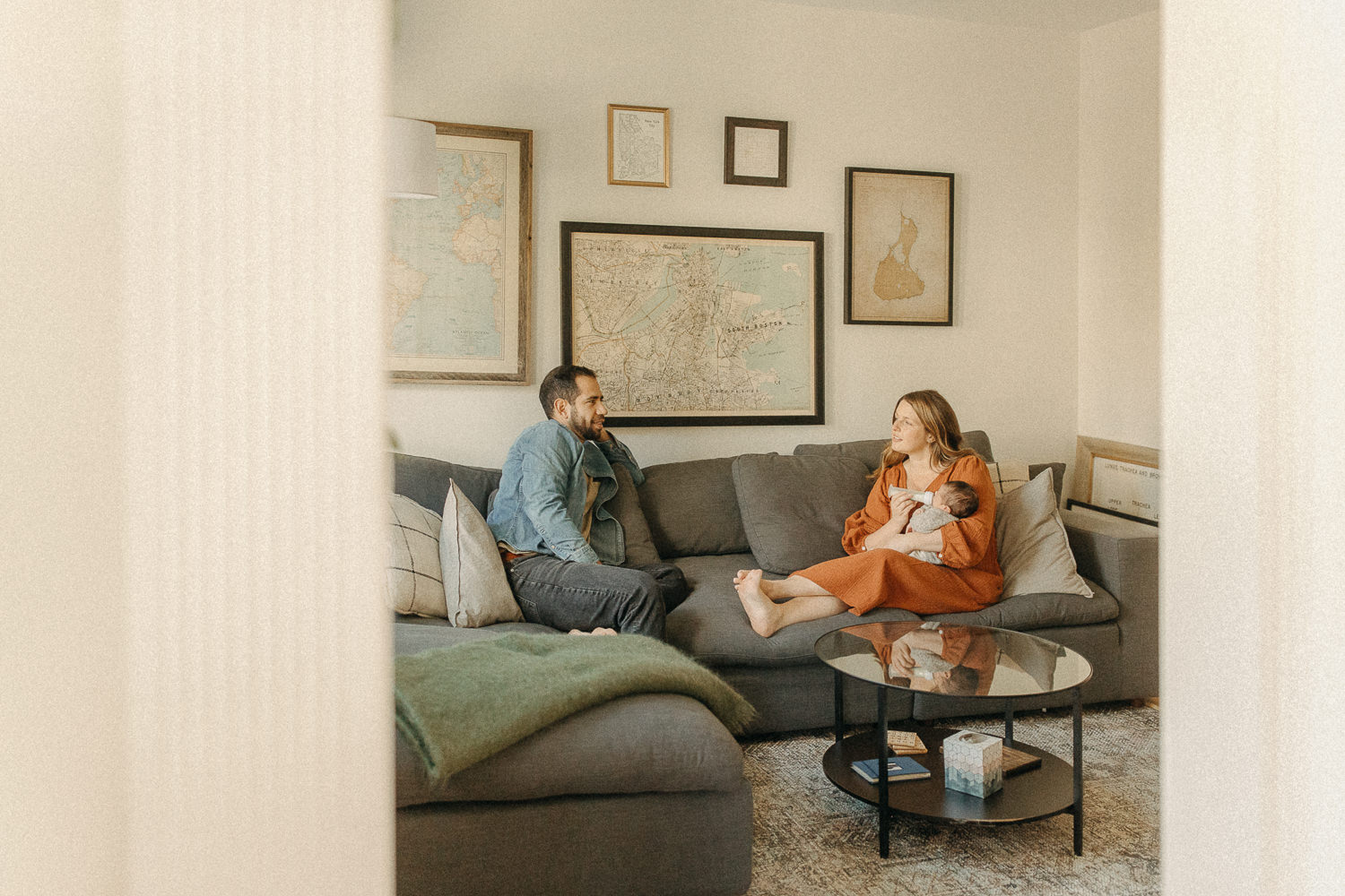 relaxed newborn photos at home boston