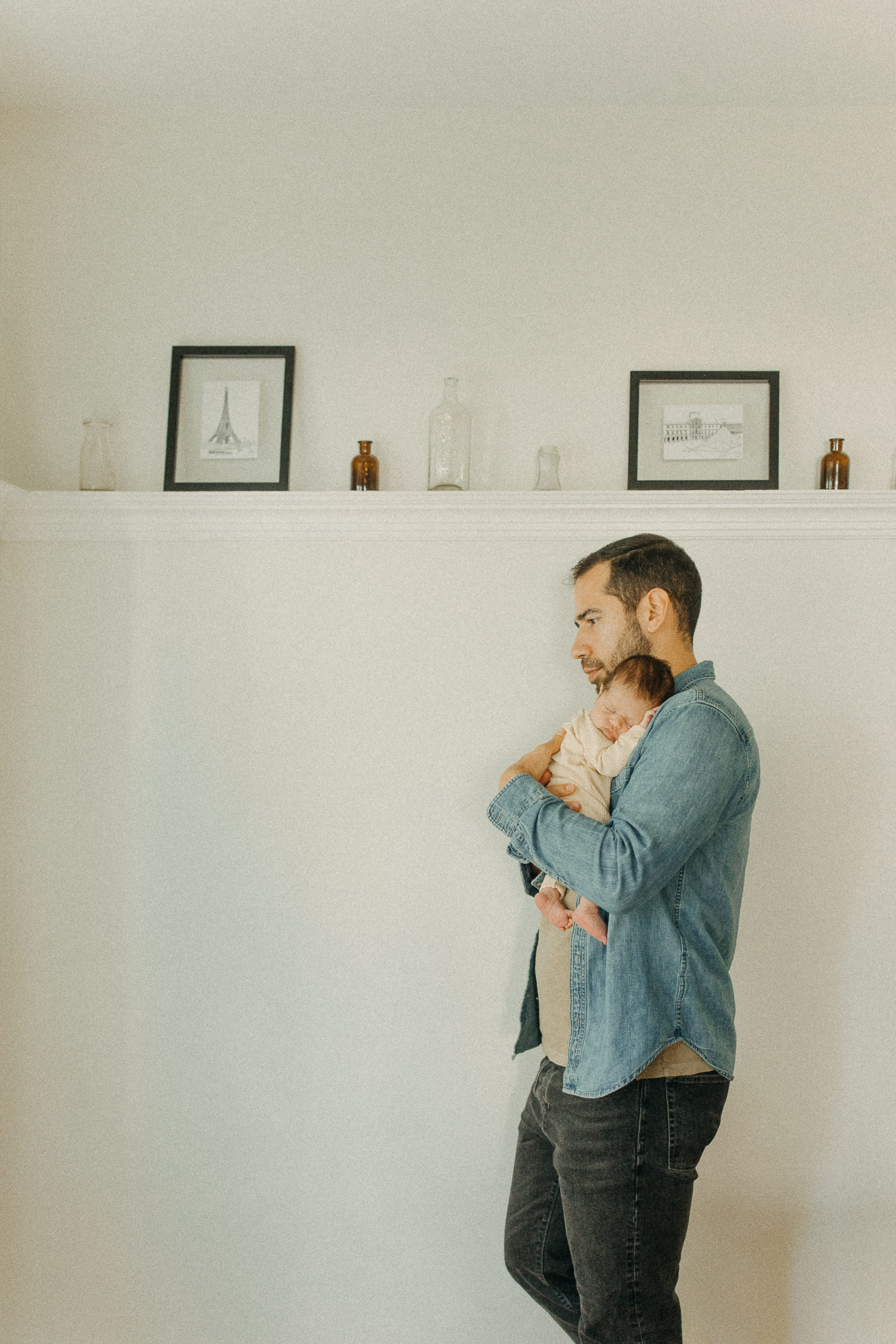 candid in-home newborn photos