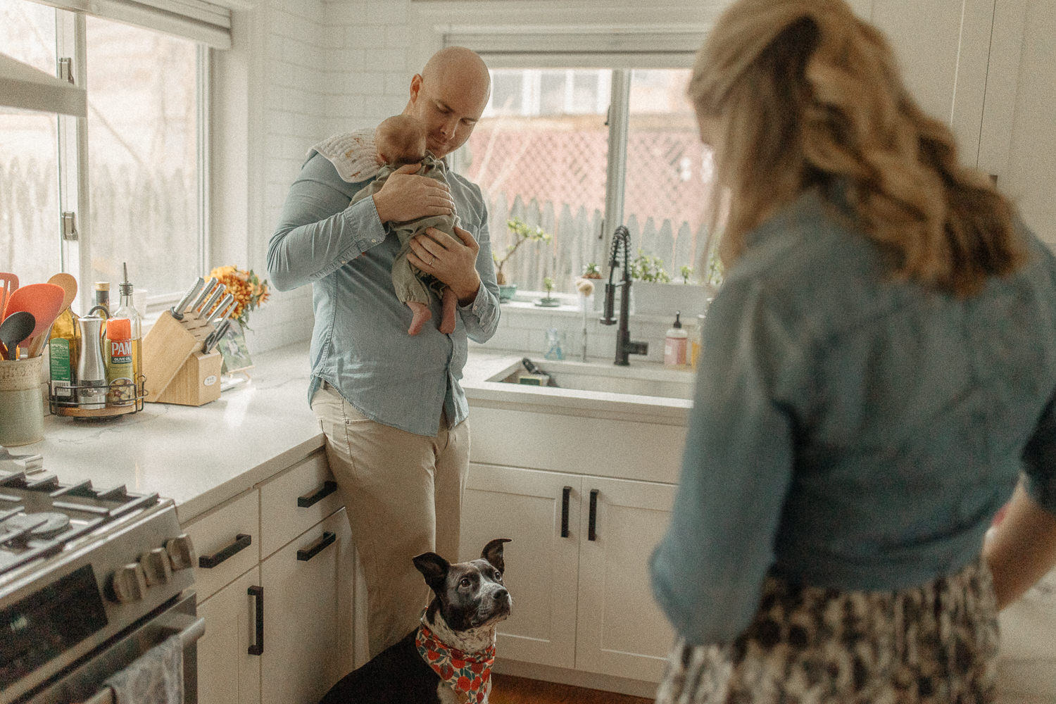 candid newborn photos at home