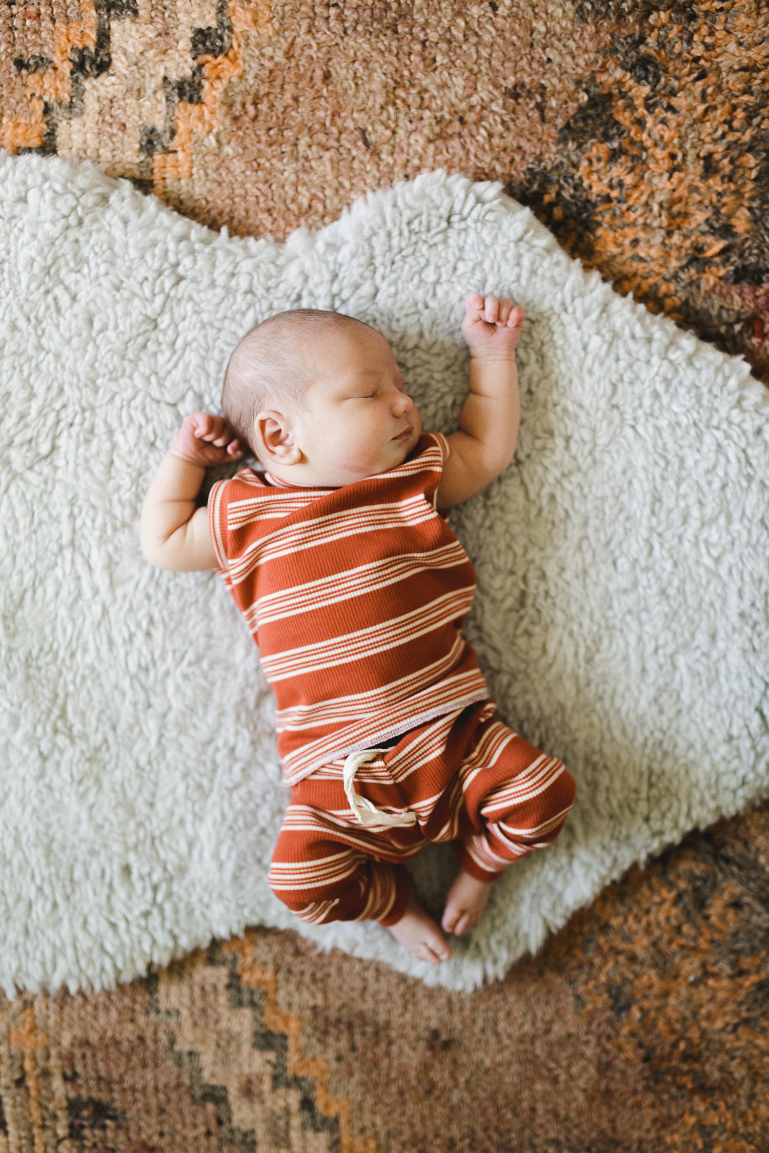 natural in-home newborn photography