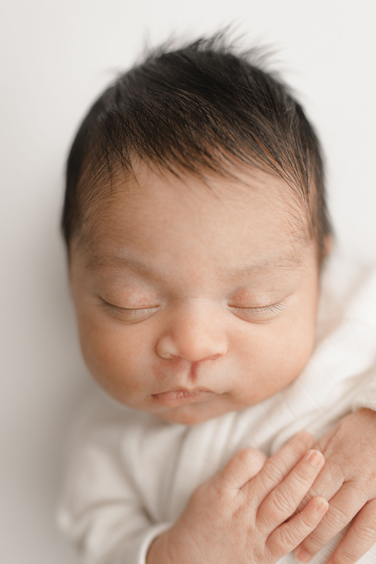 minimalist newborn photographer leominster